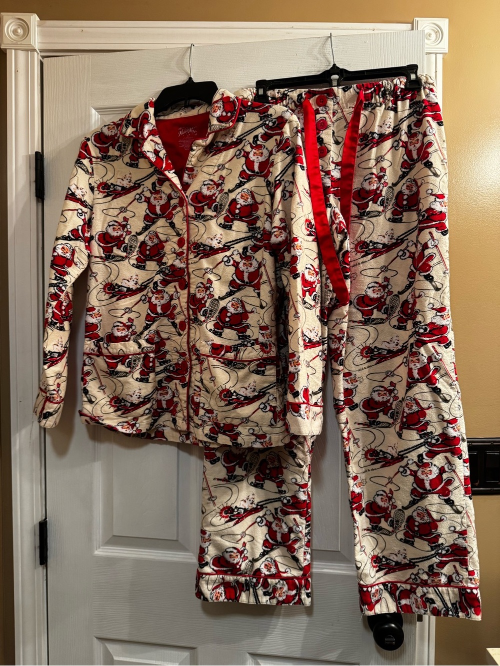 Ladies small Nick & Nora Santa Claus skiing snowshoeing pajamas